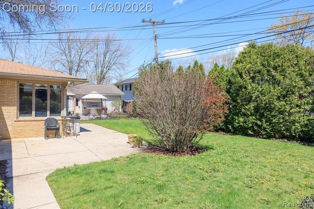 30712 Champine Street, Saint Clair Shores, MI 48082