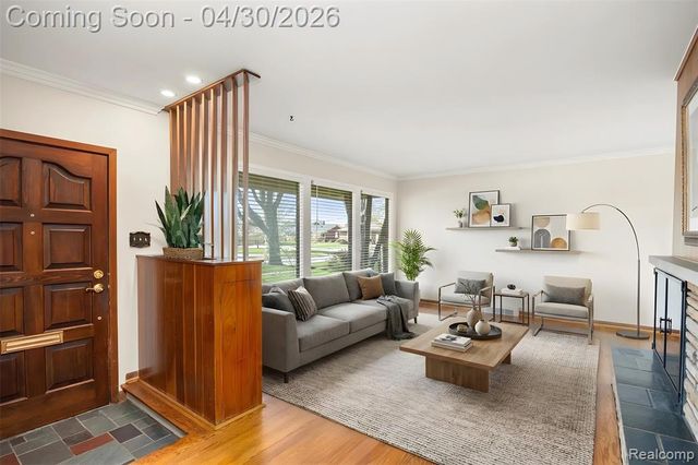 30712 Champine Street, Saint Clair Shores, MI 48082