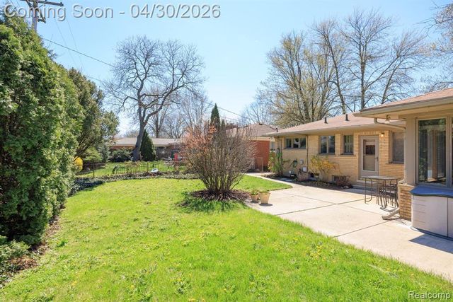 30712 Champine Street, Saint Clair Shores, MI 48082