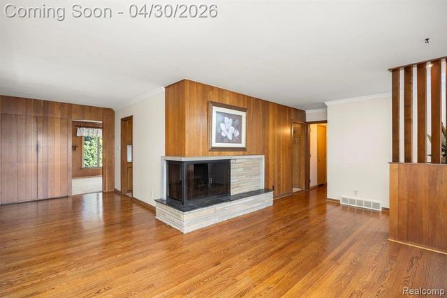 30712 Champine Street, Saint Clair Shores, MI 48082