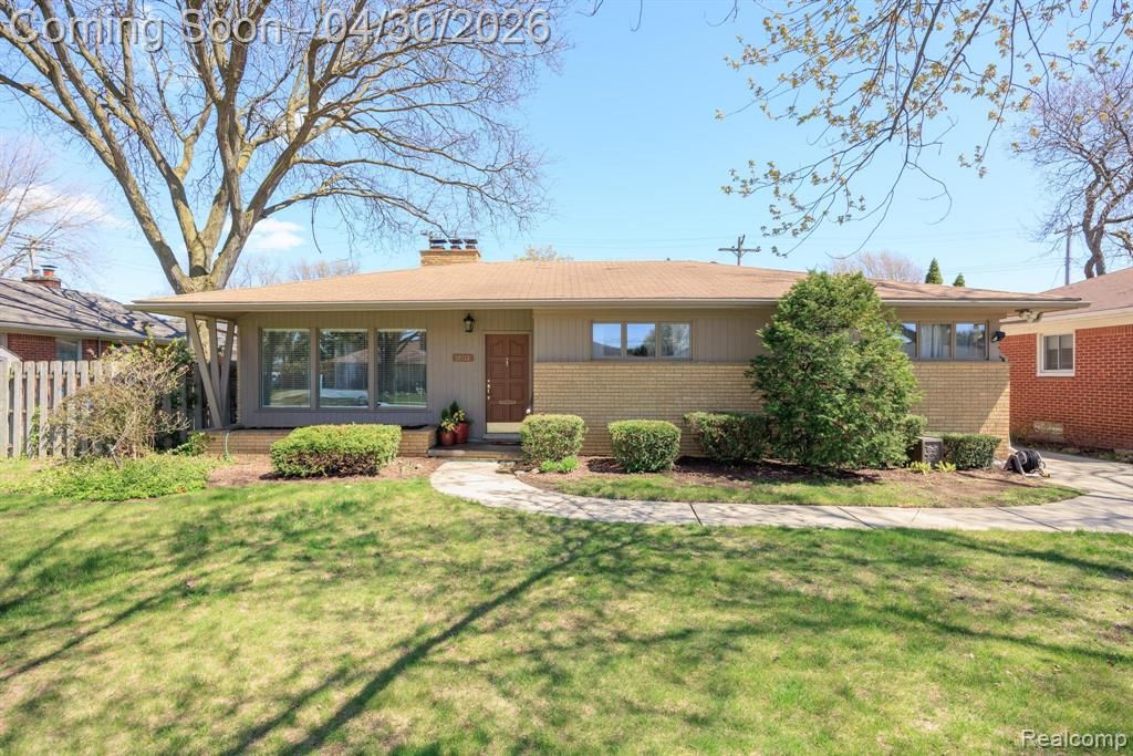 30712 Champine Street, Saint Clair Shores, MI 48082