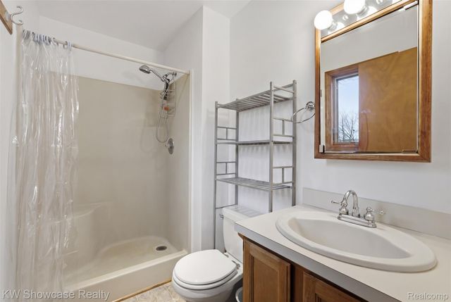 3330 Benstein Road, Commerce Charter Township, MI 48382