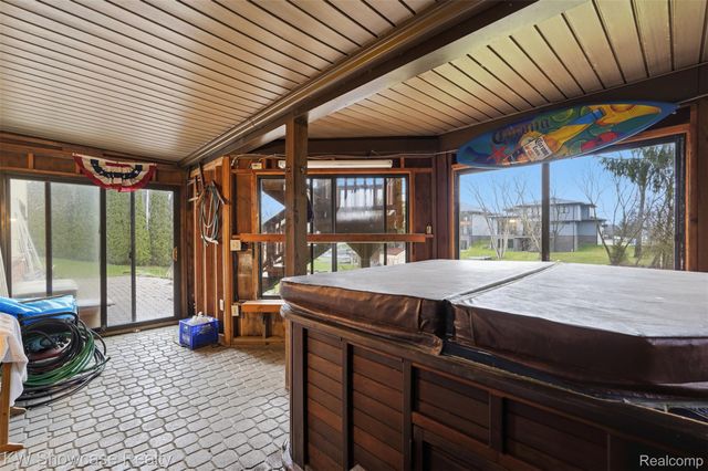 3330 Benstein Road, Commerce Charter Township, MI 48382