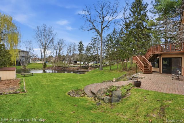 3330 Benstein Road, Commerce Charter Township, MI 48382