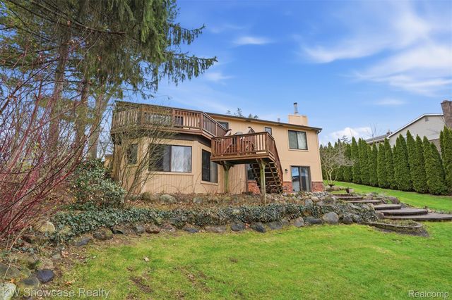 3330 Benstein Road, Commerce Charter Township, MI 48382