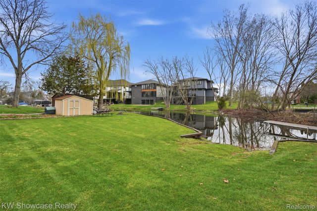 3330 Benstein Road, Commerce Charter Township, MI 48382