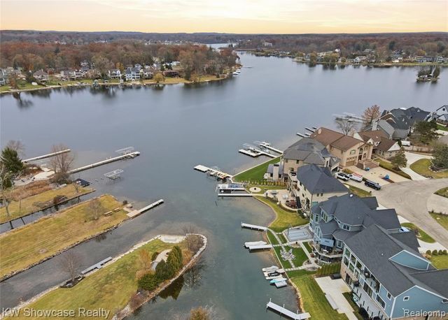 3330 Benstein Road, Commerce Charter Township, MI 48382