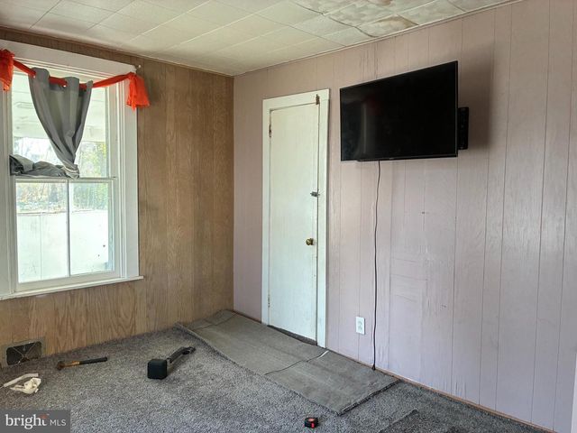 329 W GRAPE ST, Vineland, NJ 08360