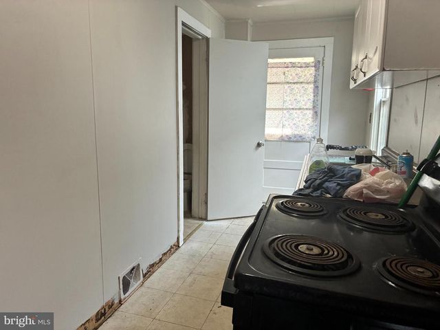 329 W GRAPE ST, Vineland, NJ 08360