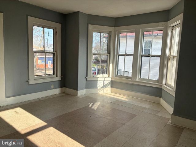 329 W GRAPE ST, Vineland, NJ 08360