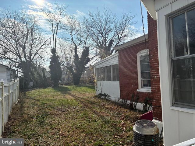 329 W GRAPE ST, Vineland, NJ 08360