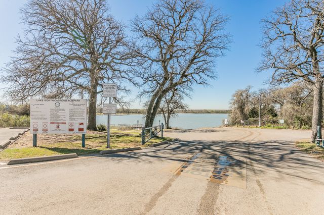 7612 Sommerville Place Road, Fort Worth, TX 76135