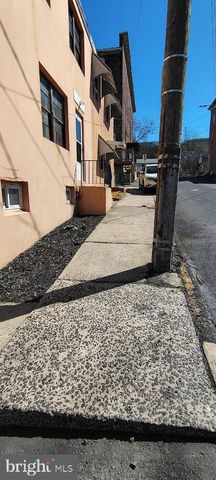 108 N 16TH ST, Pottsville, PA 17901