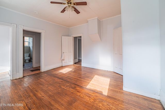 306 Carter Ave, Harriman, TN 37748