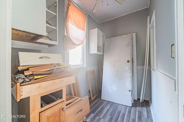 306 Carter Ave, Harriman, TN 37748