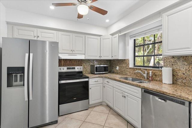 738 NE 16TH Avenue, Fort Lauderdale, FL 33304