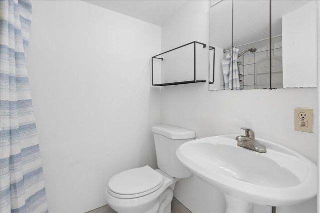 738 NE 16TH Avenue, Fort Lauderdale, FL 33304