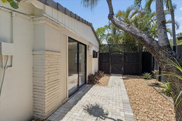 738 NE 16TH Avenue, Fort Lauderdale, FL 33304