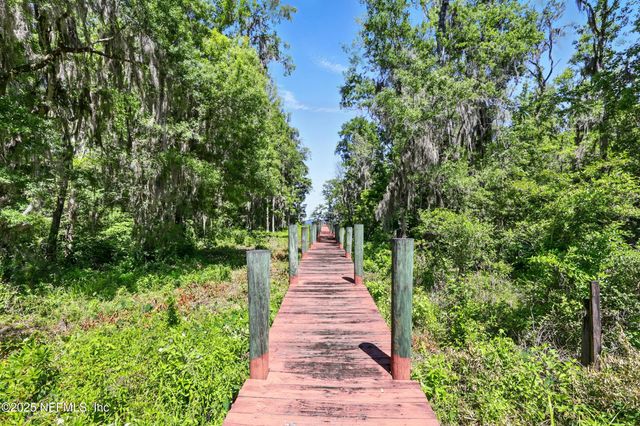 130 FALCON Drive, Green Cove Springs, FL 32043