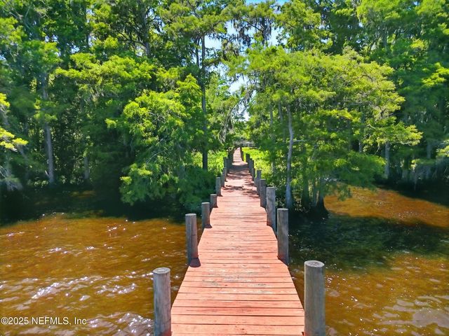 130 FALCON Drive, Green Cove Springs, FL 32043