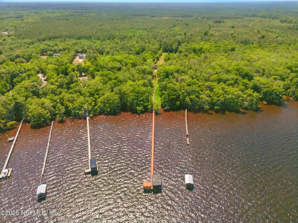 130 FALCON Drive, Green Cove Springs, FL 32043