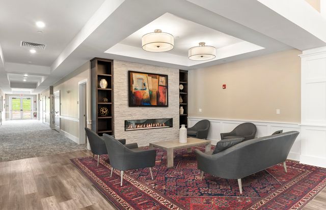 8 Peters Farm Way 108, Westborough, MA 01581
