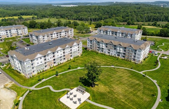 8 Peters Farm Way 108, Westborough, MA 01581