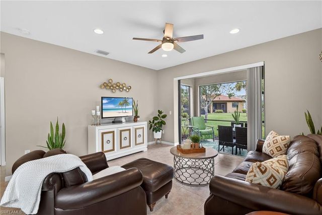 10894 Glenhurst ST, Fort Myers, FL 33913