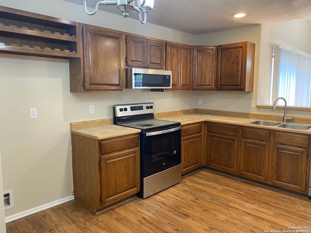 4111 CAMPHOR WAY, San Antonio, TX 78247