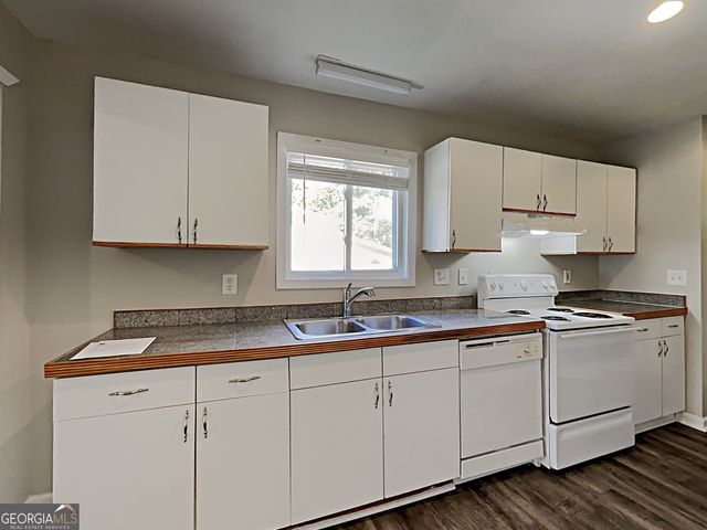 5779 Hillside Drive, Atlanta, GA 30340