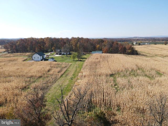 140 W REYNOLDS RD, New Oxford, PA 17350