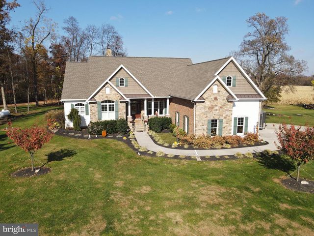 140 W REYNOLDS RD, New Oxford, PA 17350