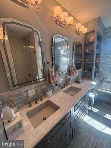 140 W REYNOLDS RD, New Oxford, PA 17350