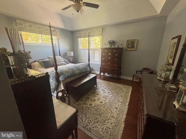 140 W REYNOLDS RD, New Oxford, PA 17350