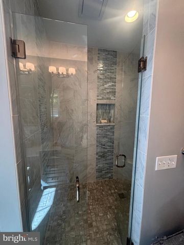 140 W REYNOLDS RD, New Oxford, PA 17350