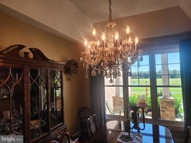 140 W REYNOLDS RD, New Oxford, PA 17350