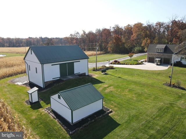 140 W REYNOLDS RD, New Oxford, PA 17350