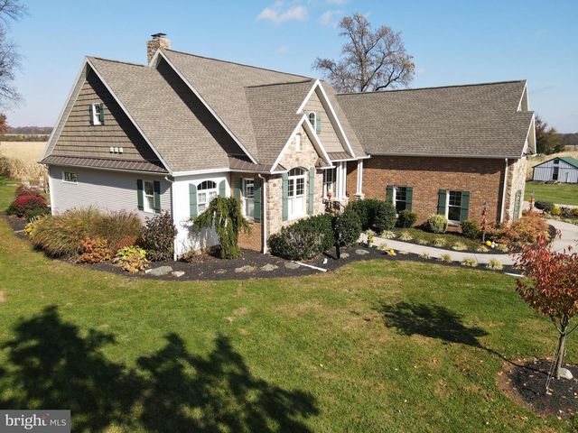 140 W REYNOLDS RD, New Oxford, PA 17350