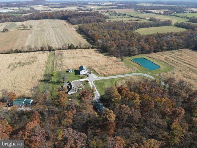 140 W REYNOLDS RD, New Oxford, PA 17350