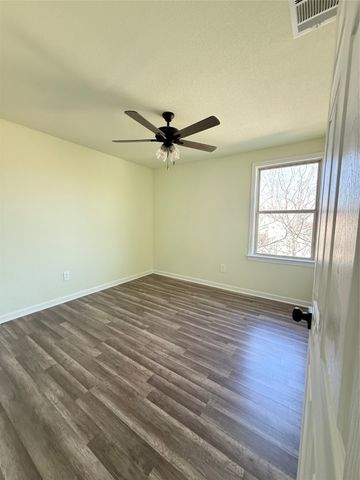 2864 Burchill Road, Fort Worth, TX 76105