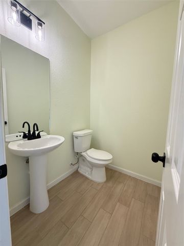 2864 Burchill Road, Fort Worth, TX 76105