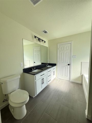 2864 Burchill Road, Fort Worth, TX 76105