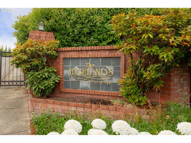 633 HIGHLAND VISTA Ln, Roseburg, OR 97471