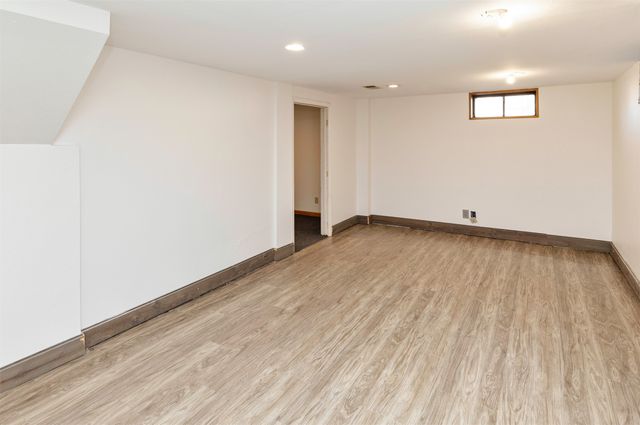 841 13th Street, West Des Moines, IA 50265