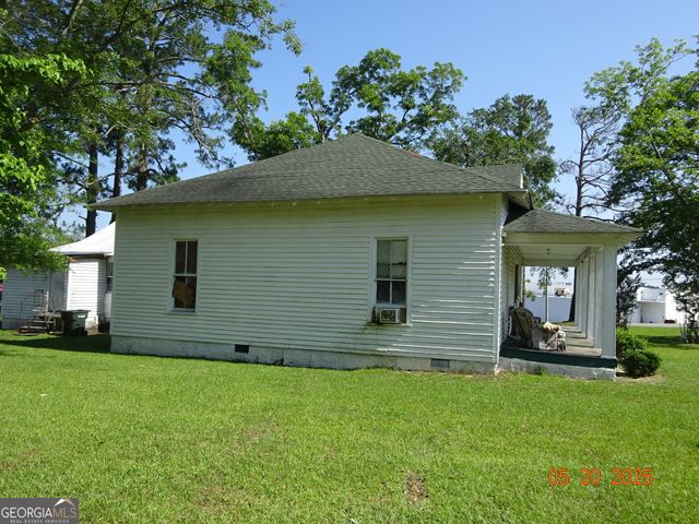 326 N River Street, Claxton, GA 30417