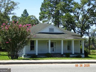 326 N River Street, Claxton, GA 30417