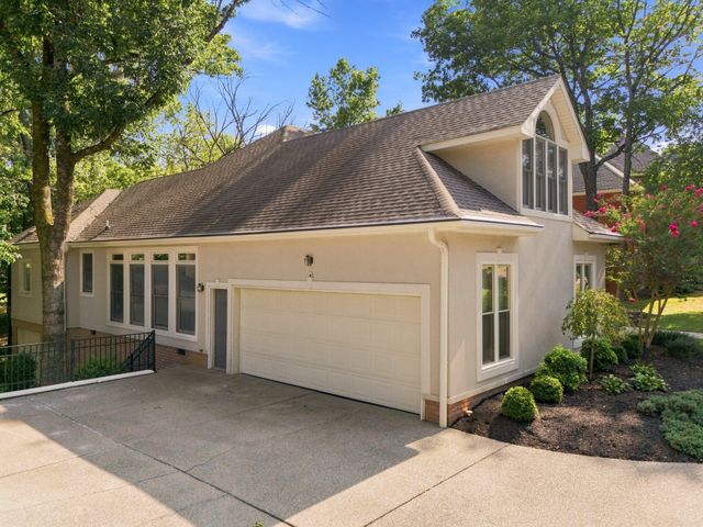 1716 Blairmont Dr, Lebanon, TN 37087