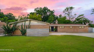 1352 SUNNYMEADE Drive, Jacksonville, FL 32211