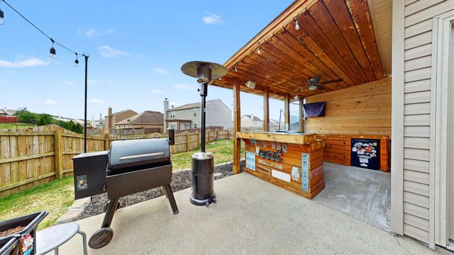 629 Pemberton Dr, Lebanon, TN 37087