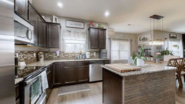 629 Pemberton Dr, Lebanon, TN 37087